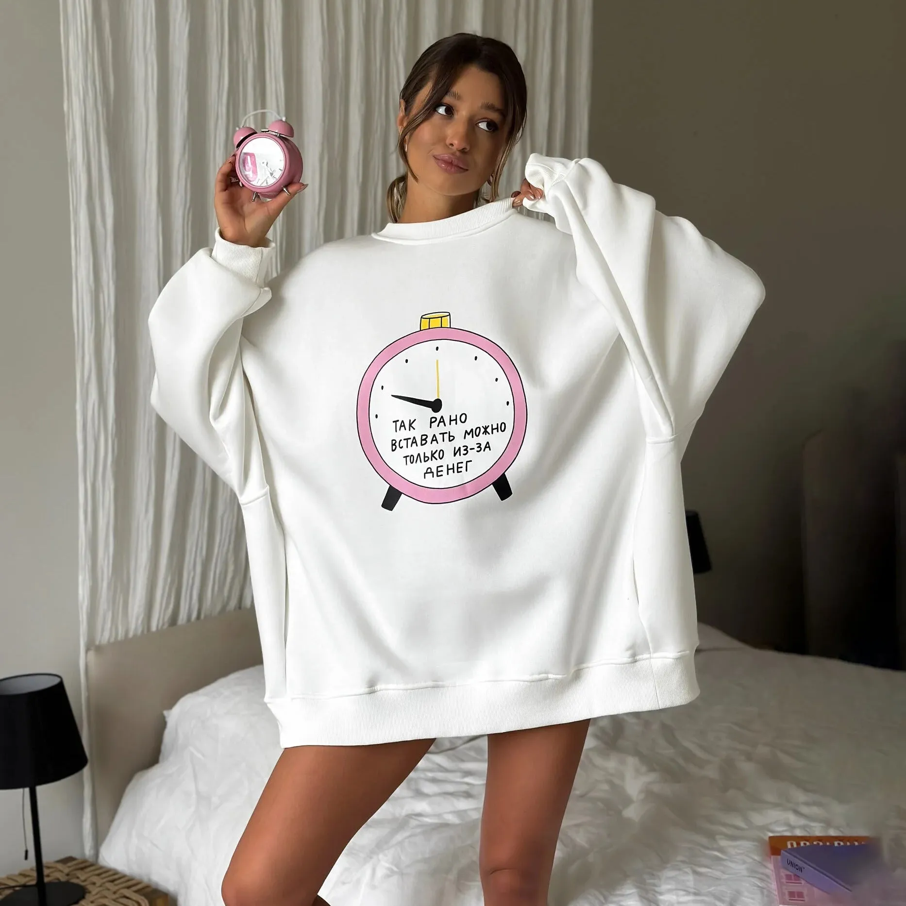 2025 High-end round neck clock lazy wind early autumn sweater simple and fashionable popular new long-sleeved pullover sweater women's