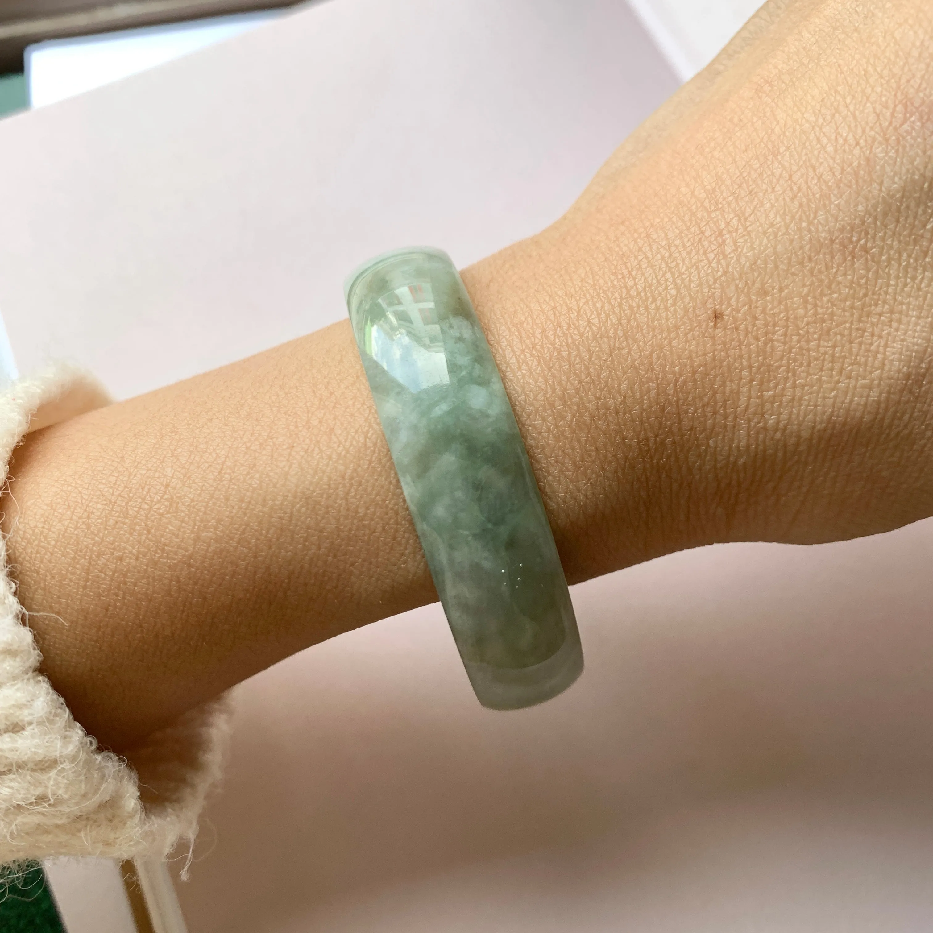 52.8 mm A-Grade Natural Green Jadeite Modern Round Bangle No.151952