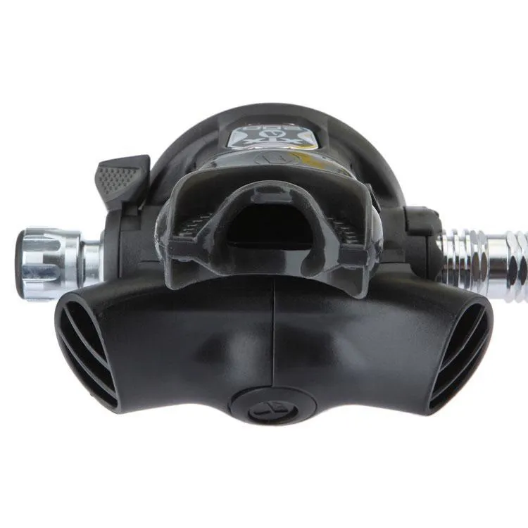 Apeks XTX 200 / 40 Regulator Set - Yoke