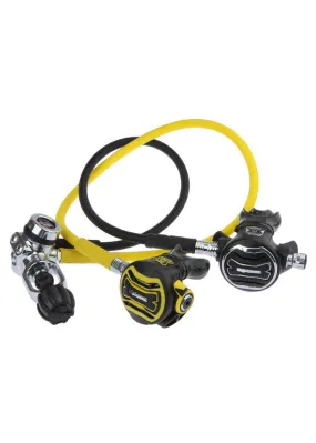 Apeks XTX 200 / 40 Regulator Set - Yoke