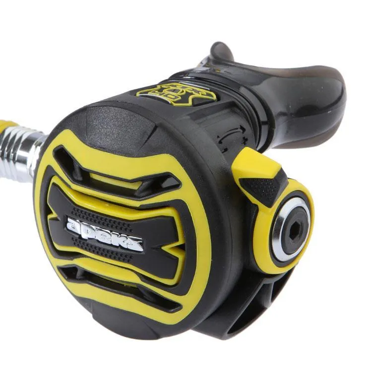 Apeks XTX 200 / 40 Regulator Set - Yoke