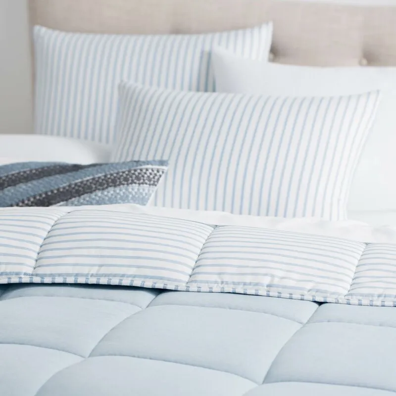 Darirea All Season Microfiber Down Alternative Comforter