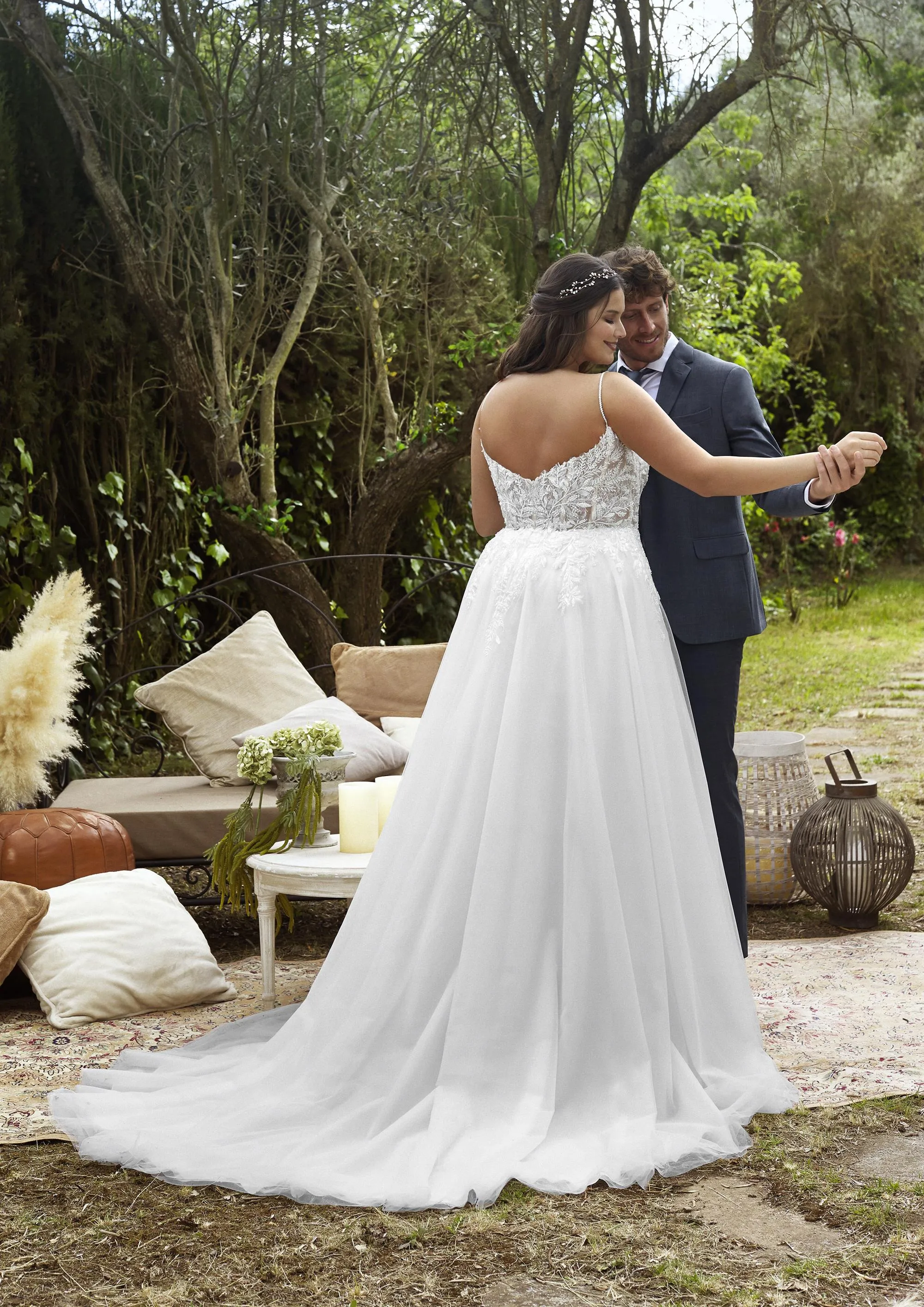 Elegant A-Line Plus Size Wedding Dresses Women Open Back Lace White Sweetheart Tulle Bridal Gowns Sweep Train Vestidos De Novia