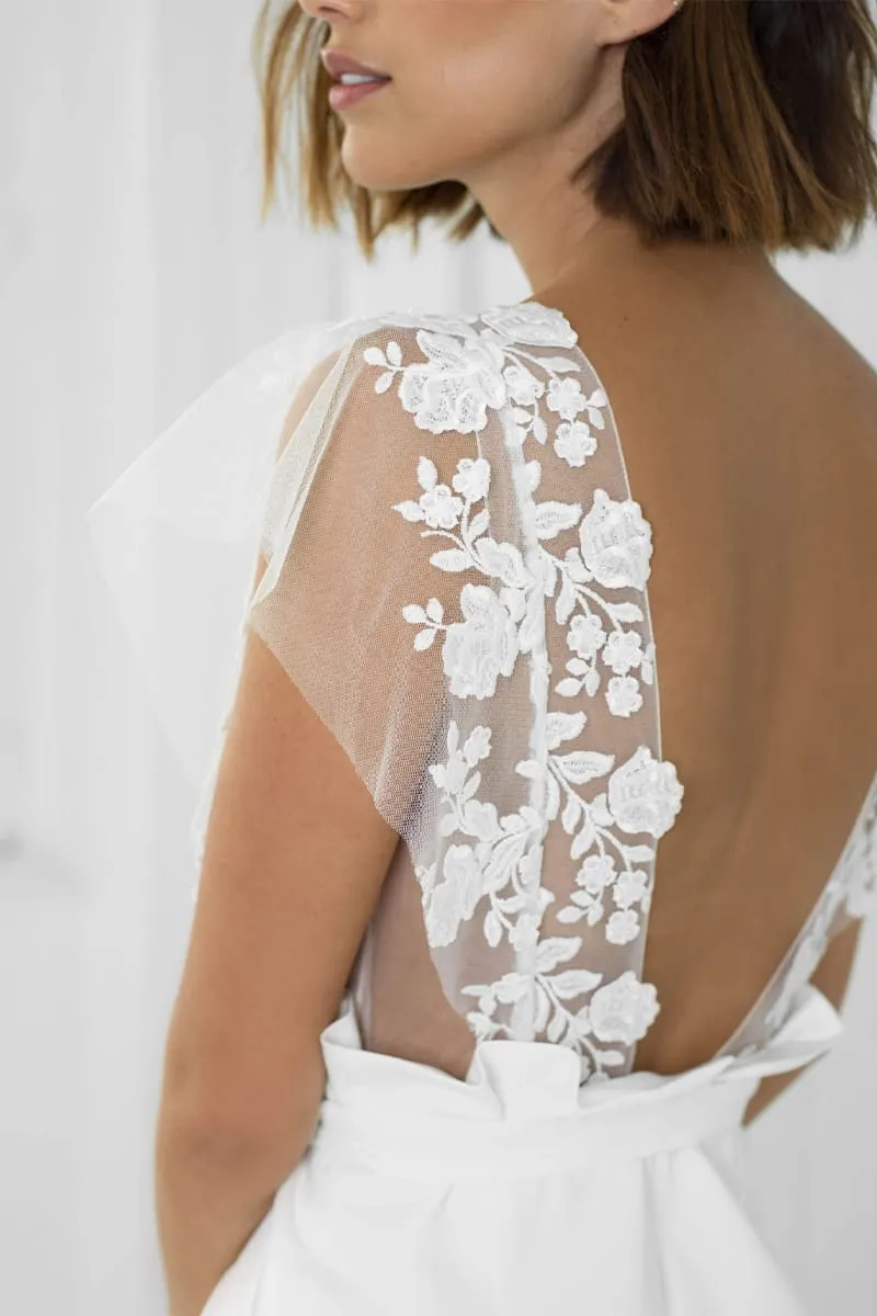 Elegant Short Wedding Dresses O-Neck Lace Open Back Batwing Sleeves Satin Tulle Sheath Bridal Gown Above Knee Vestidos De Noiva