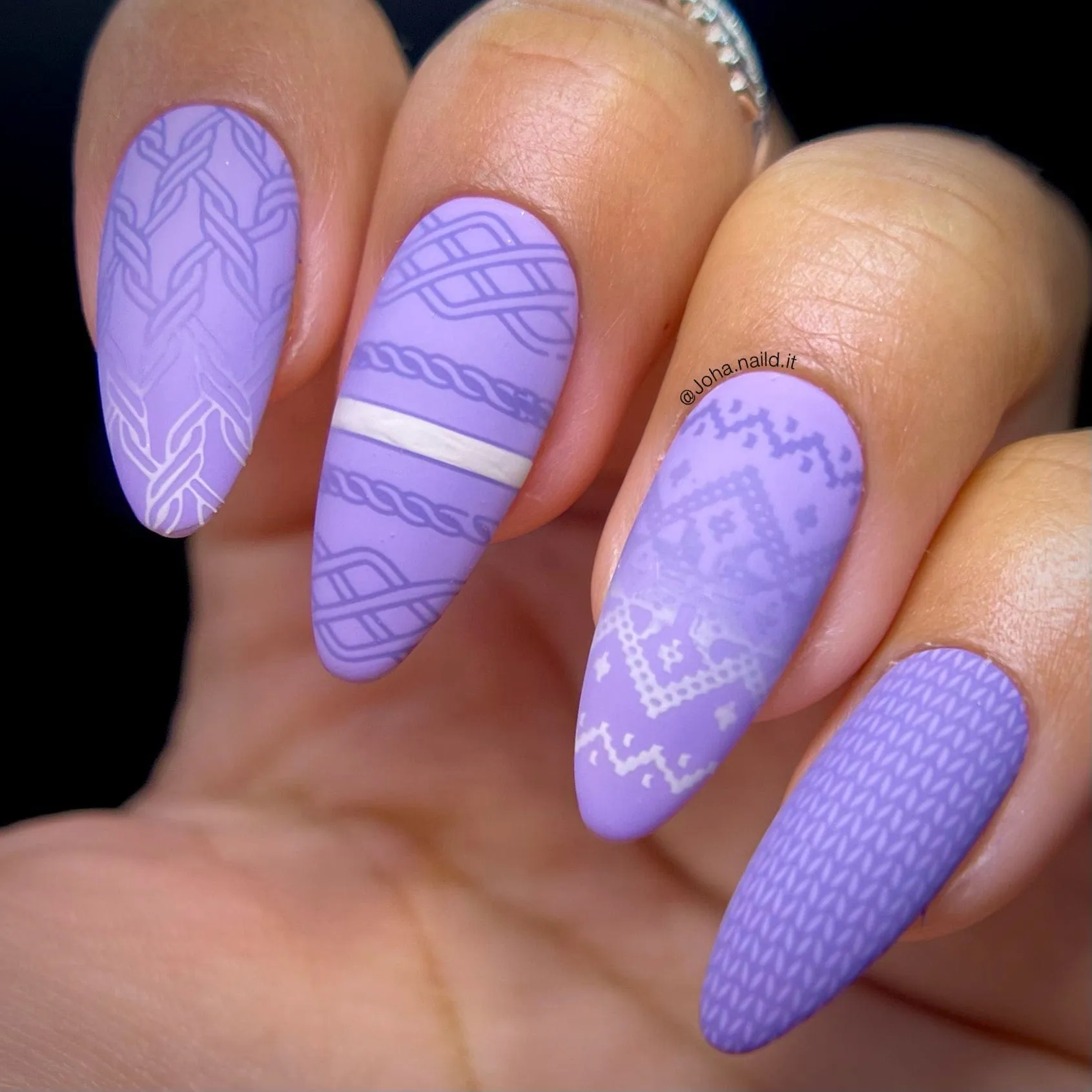 Sweater Season (M337) - Nail Stamping Plate